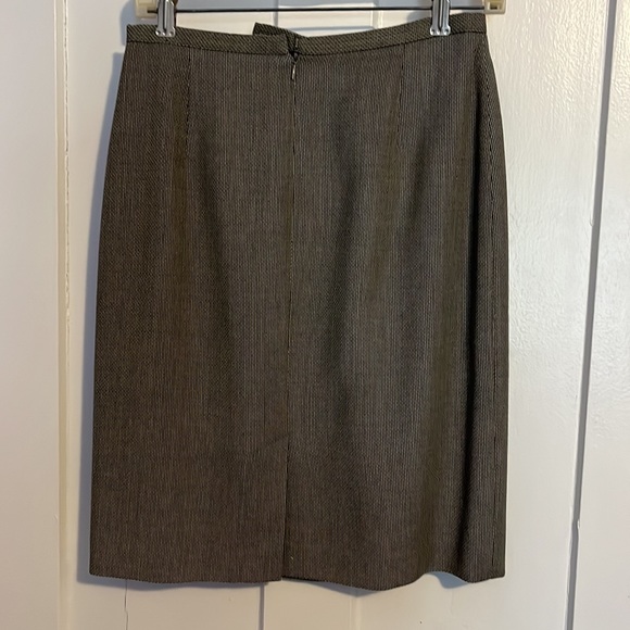 Ann Taylor wool skirt - Picture 4 of 5